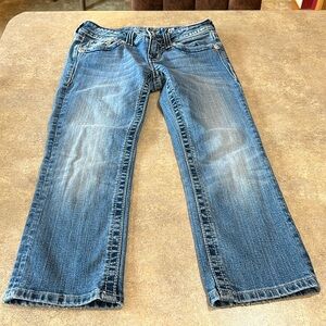 Women’s miss me capris size 26 inseam measures about 21”